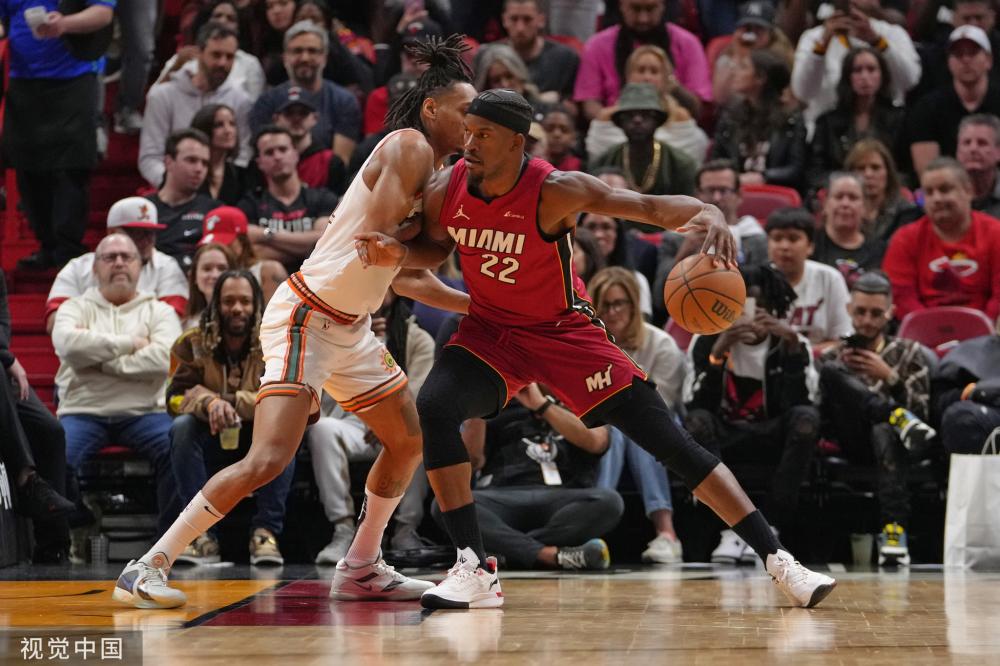 TA：恩昆库获准缺席季前训练，多家俱乐部已询问他的情况.